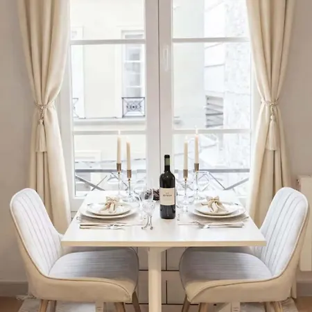Family Off Champs Elysees By Melvane Paris